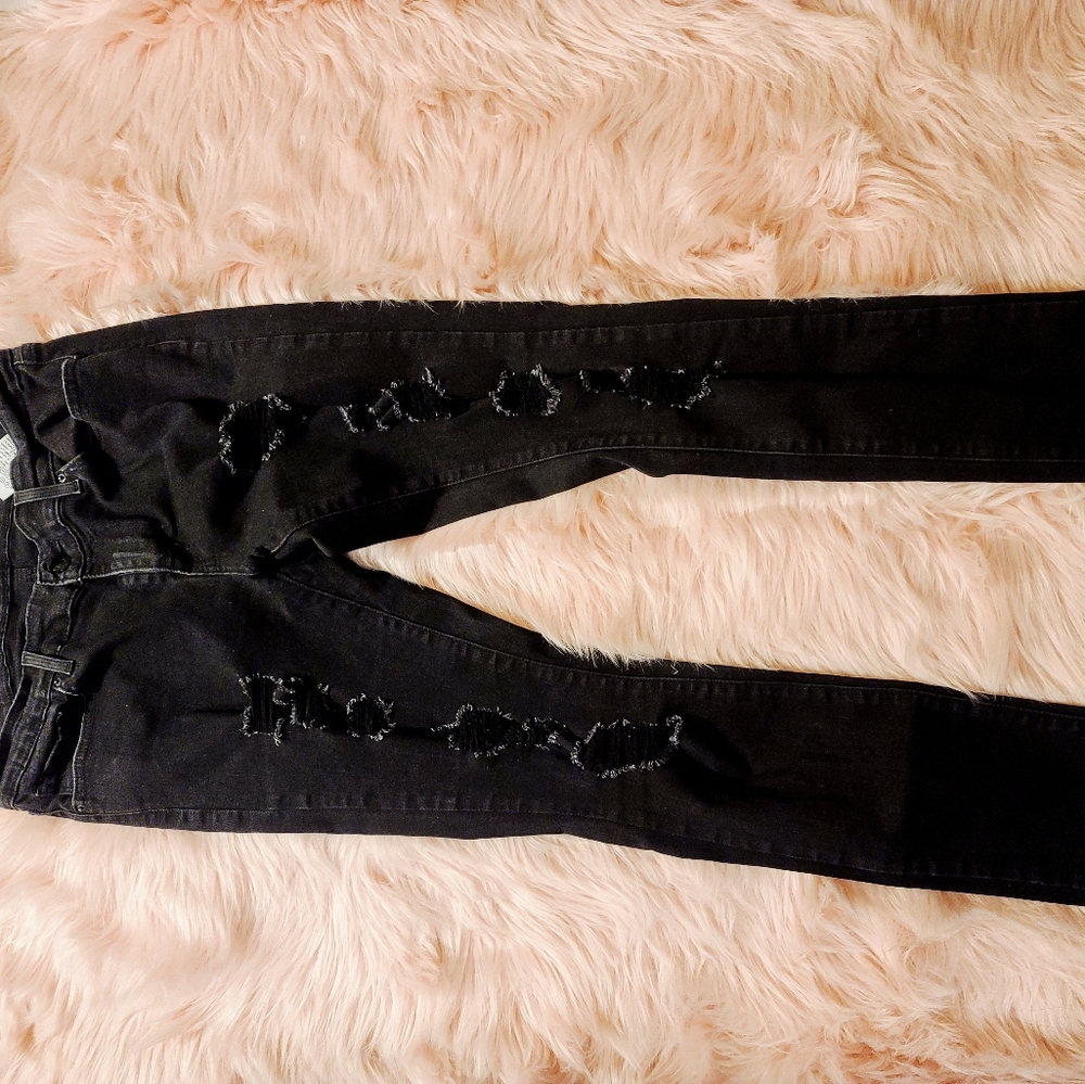 Levis 711 31 x 30 ripped stretch jeans